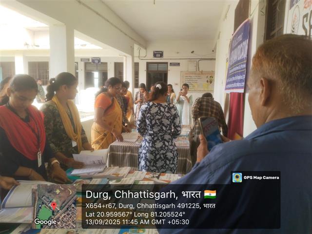 पुस्तक मेला  एवं पुस्तक वाचन